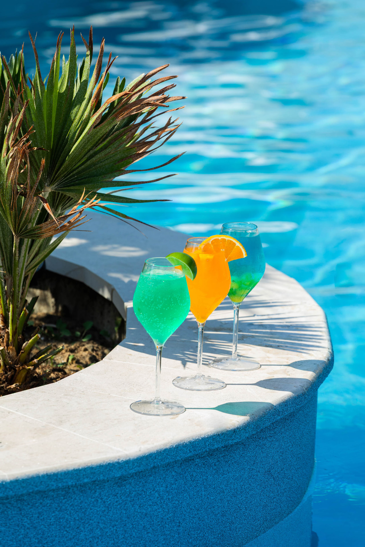 anese — cocktails by the pool