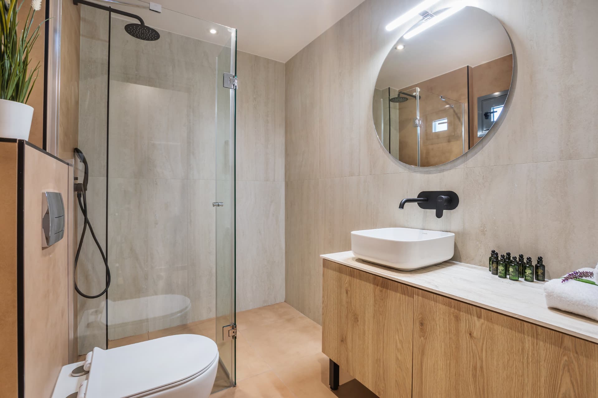 one-bedroom suite
