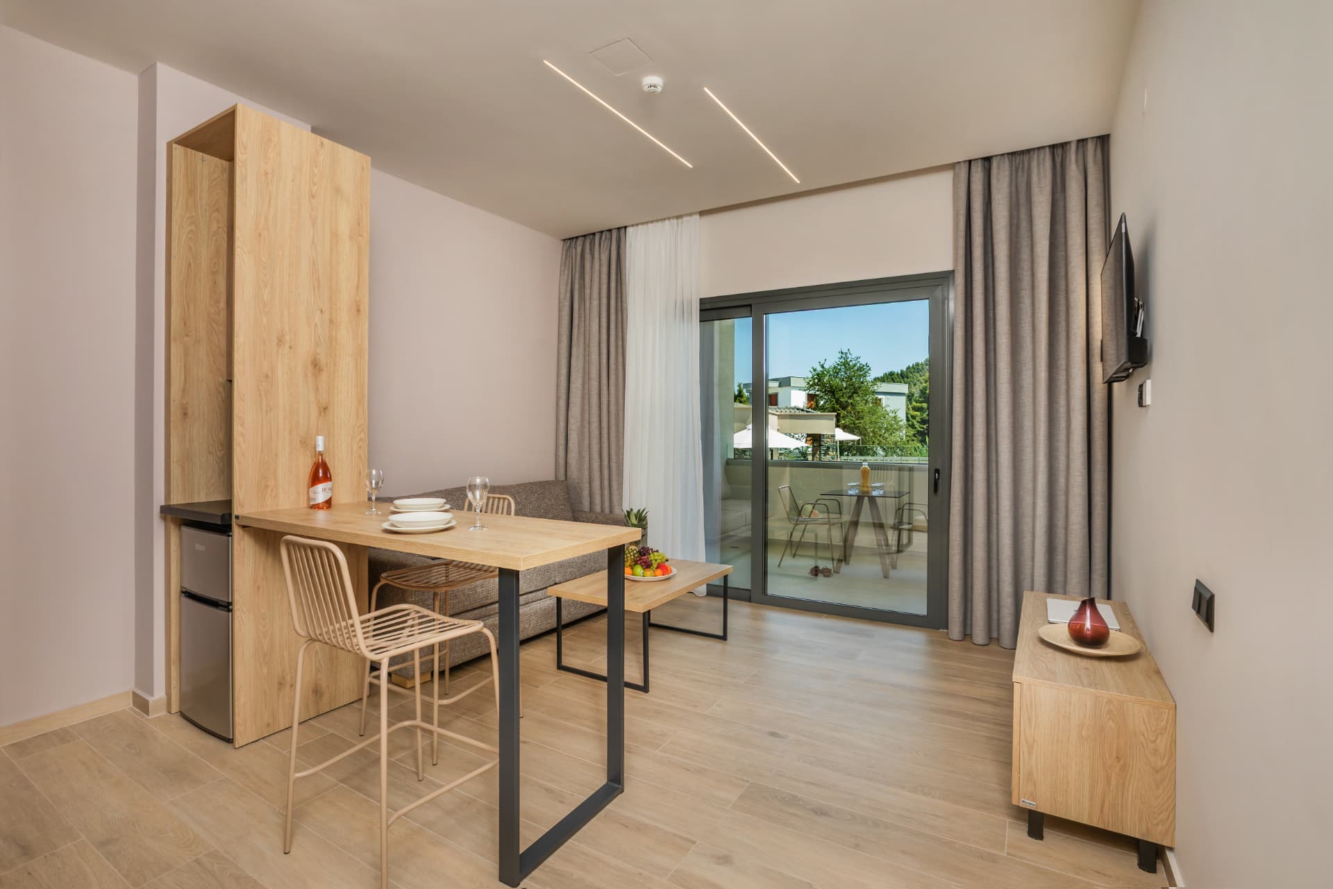one-bedroom suite