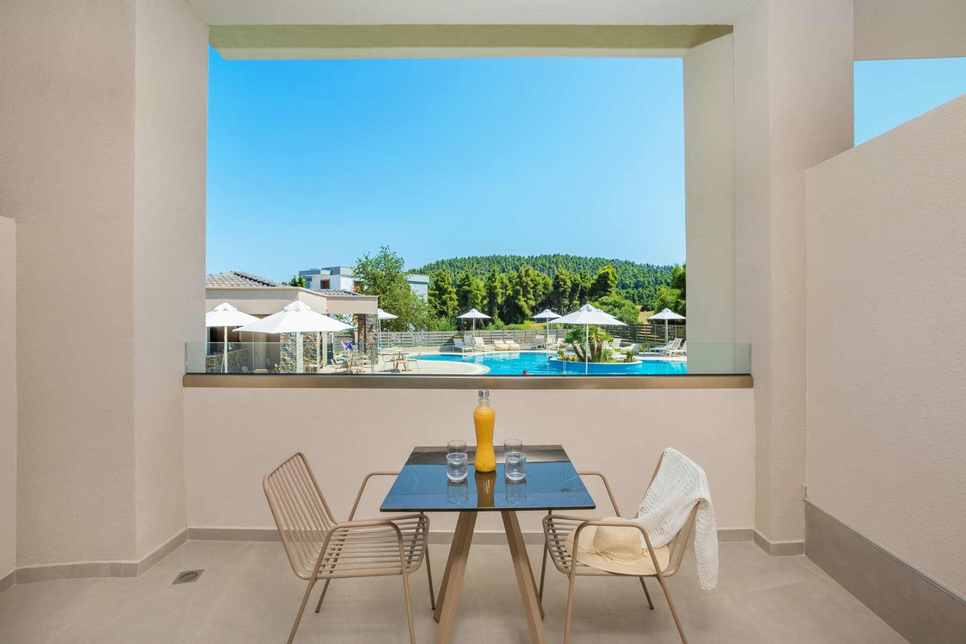 one-bedroom suite